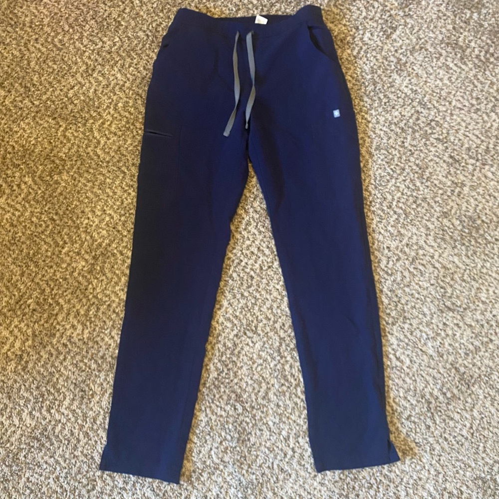 Figs Navy Skinny Scrub pant